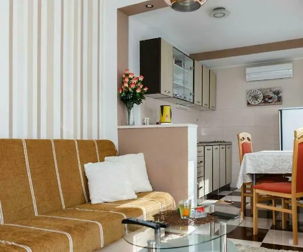 Isabella Apartment Makarska